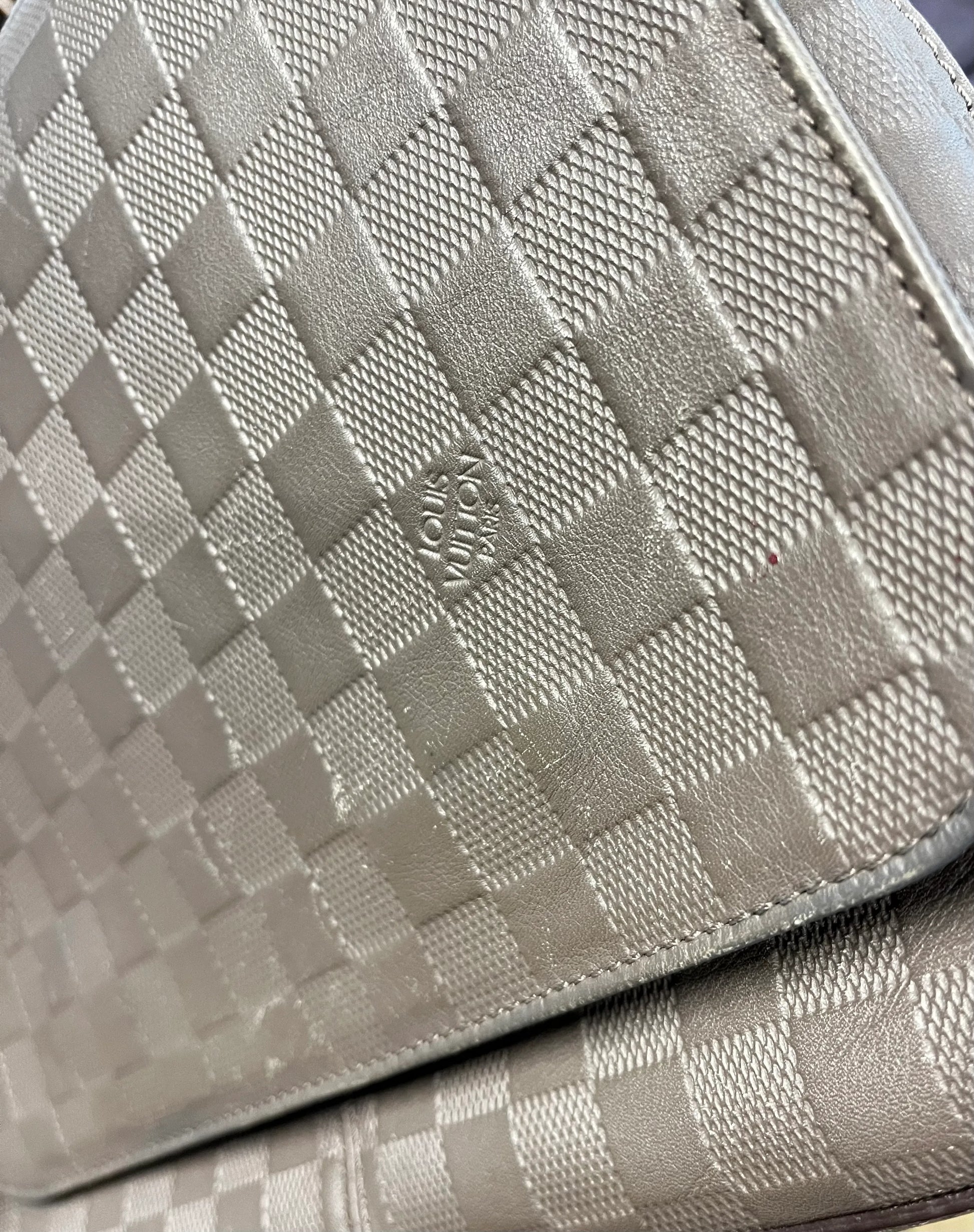 Louis Vuitton District Messenger Damier Infini Leather, Gray, Leather, Shoulder Bag
