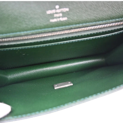 Louis Vuitton Selenga Pochette Taiga Leather, Green, Leather, Clutch