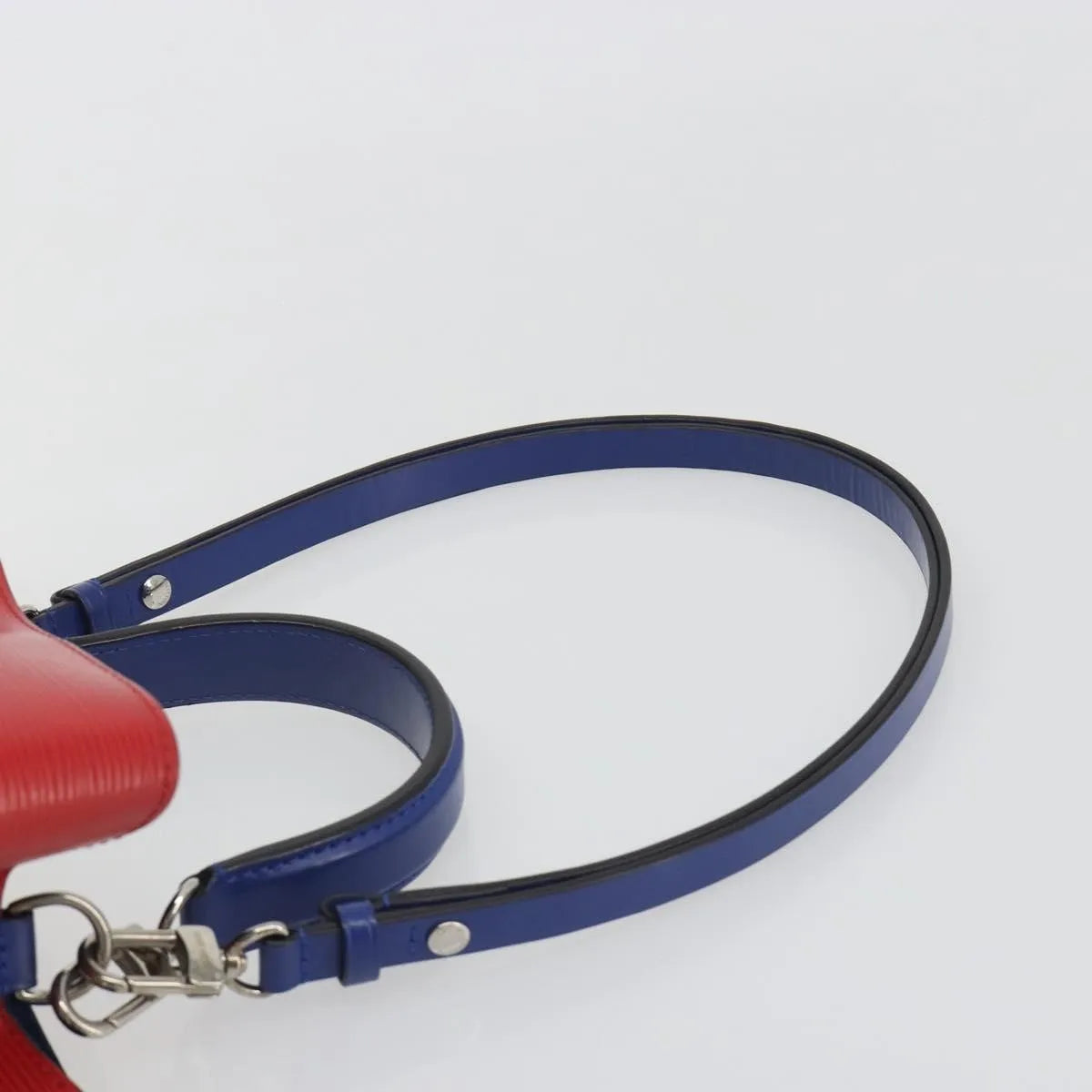 Louis Vuitton NeoNoe Epi Leather, Red, Leather, Handbag