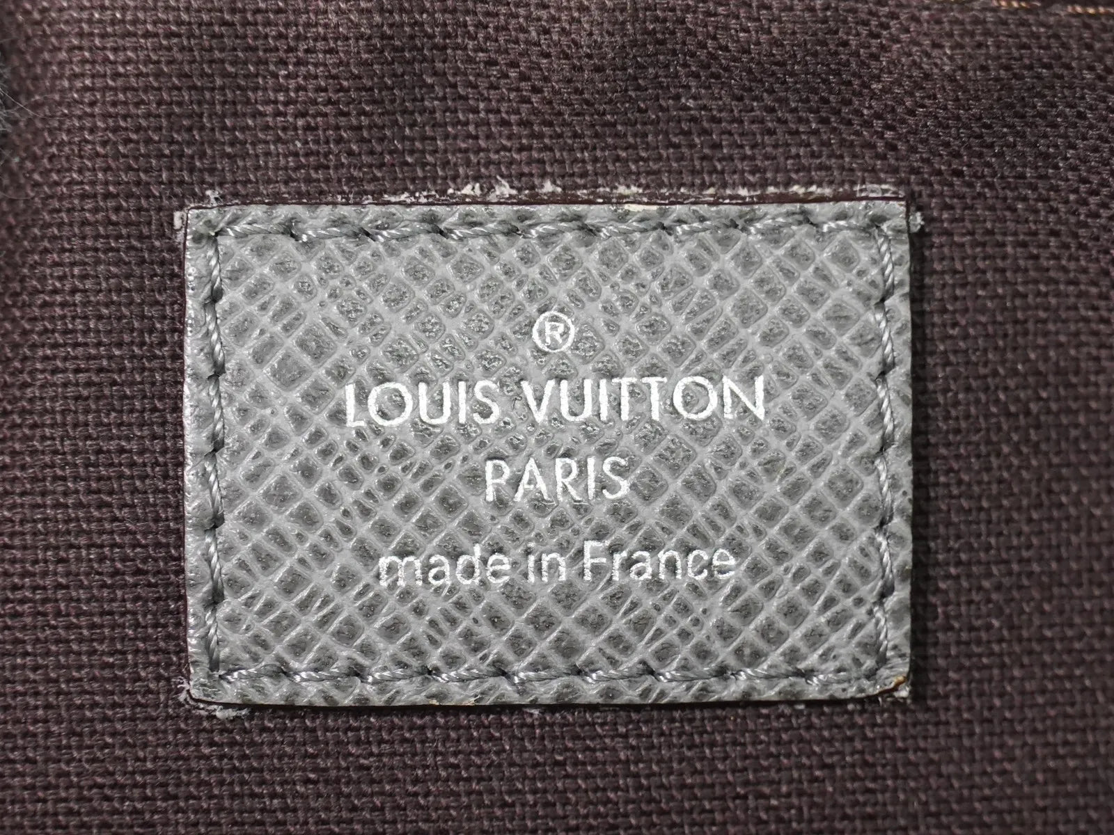 Louis Vuitton Roman Taiga Leather, Gray, Leather, Shoulder Bag
