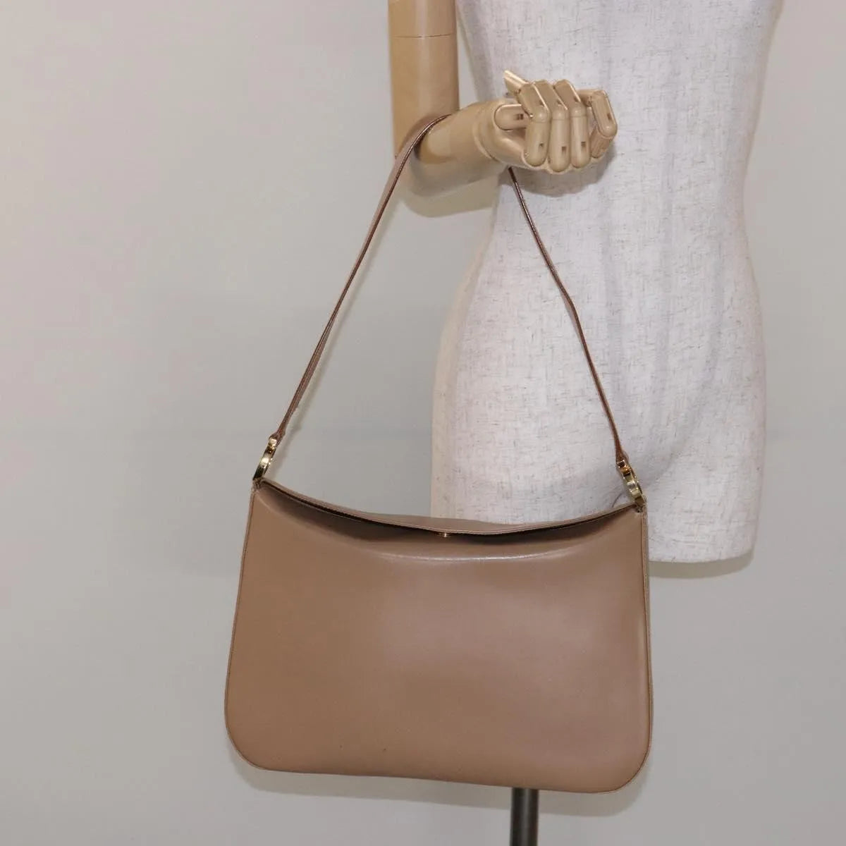 Salvatore Ferragamo Gancini Leather, Beige, Leather, Shoulder Bag