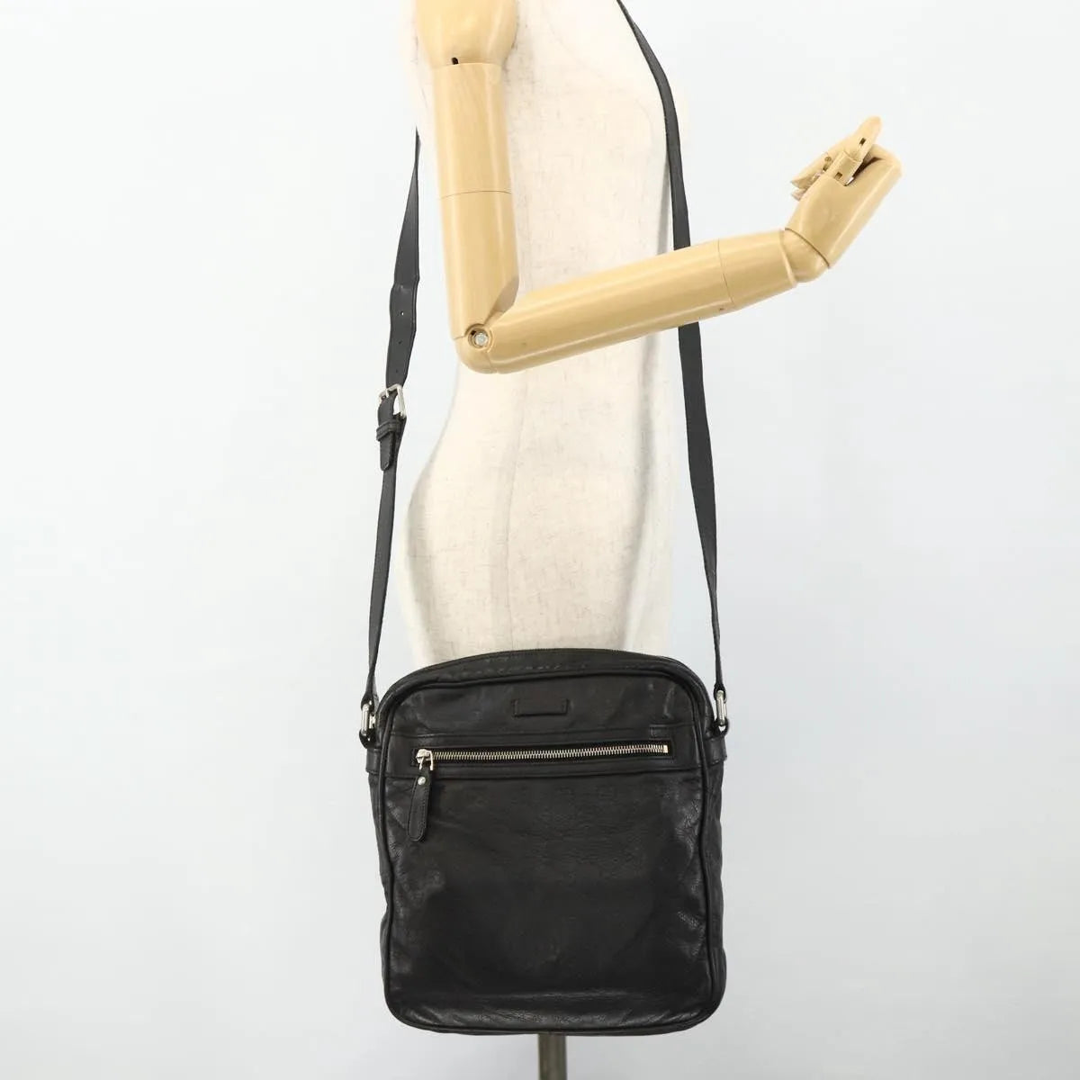 Gucci Front Zip Messenger Guccissima Leather, Black, Leather, Shoulder Bag