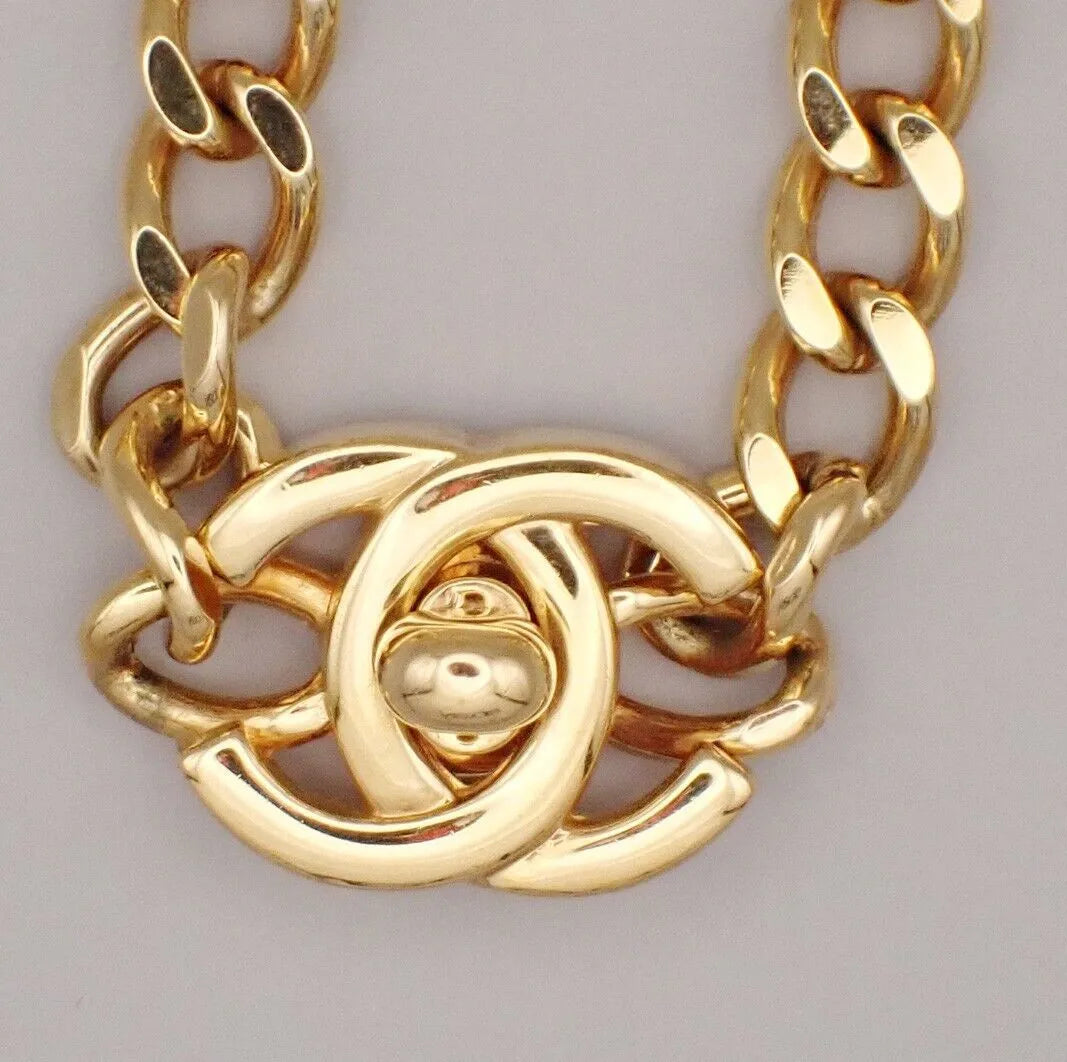 Chanel Vintage Turnlock Reissue Chain Metal, Gold, Gold Plated, Bag
