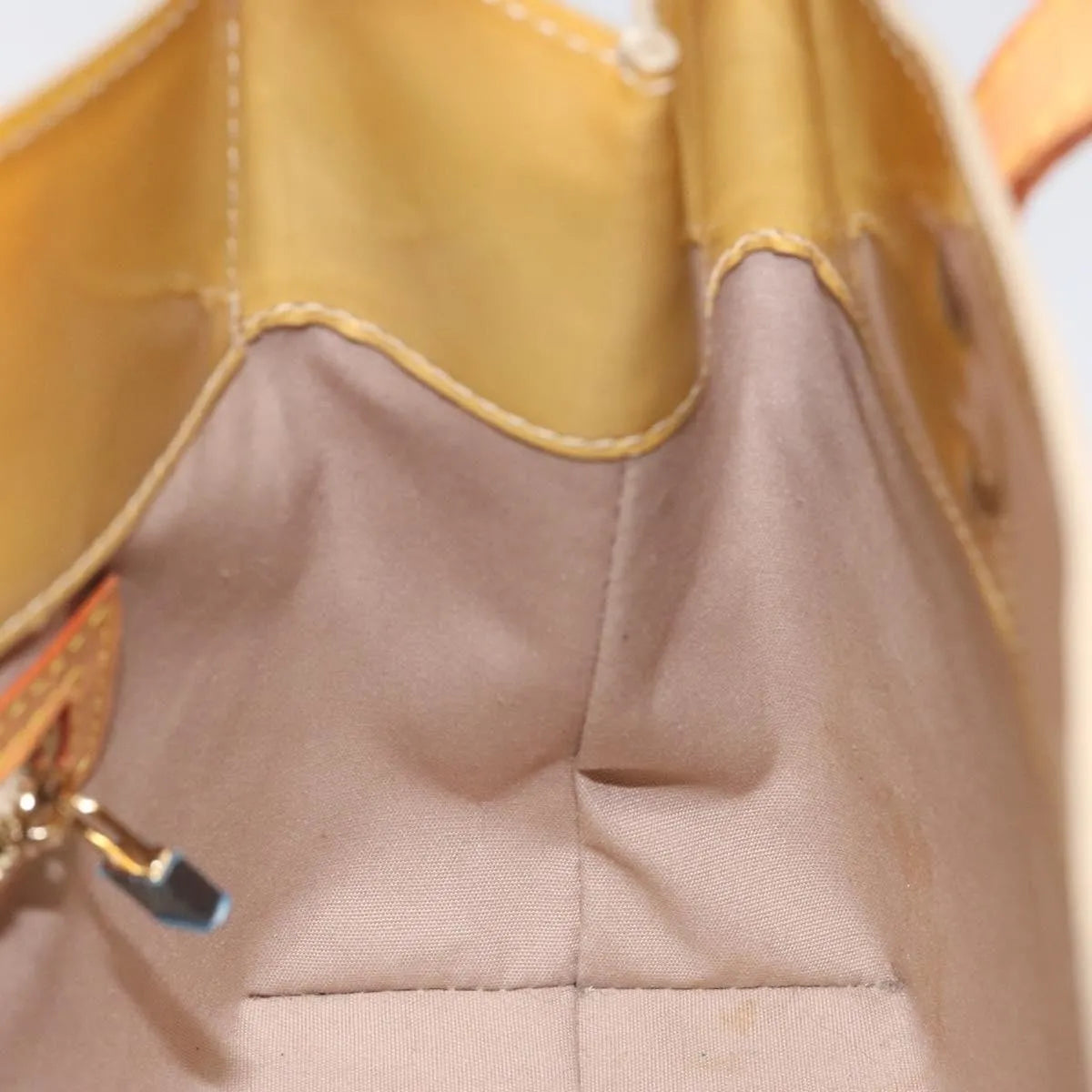 Louis Vuitton Reade Monogram Vernis, Beige, Patent Leather, Handbag