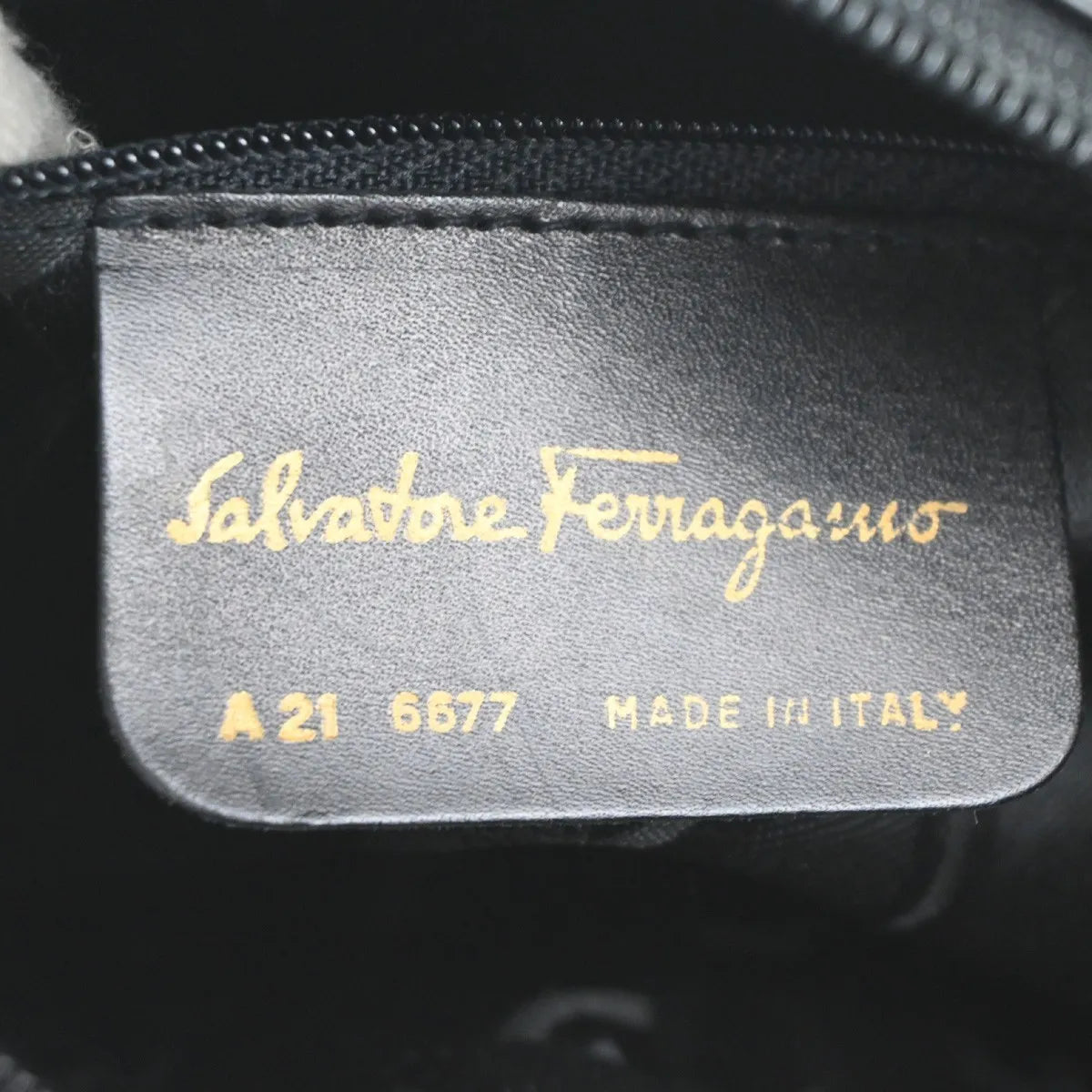 Salvatore Ferragamo Vara Leather, Black, Leather, Shoulder Bag