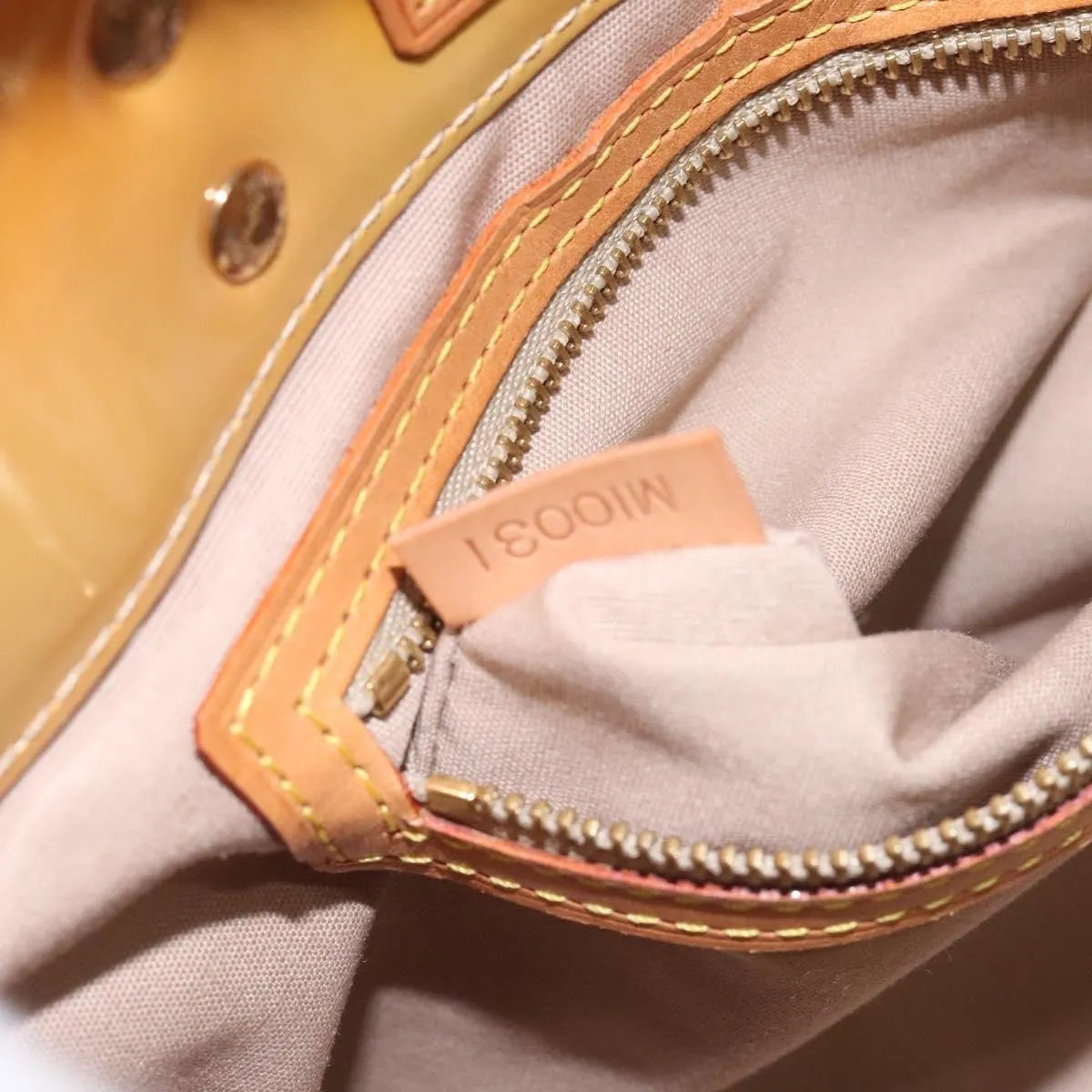 Louis Vuitton Reade Monogram Vernis, Beige, Patent Leather, Handbag