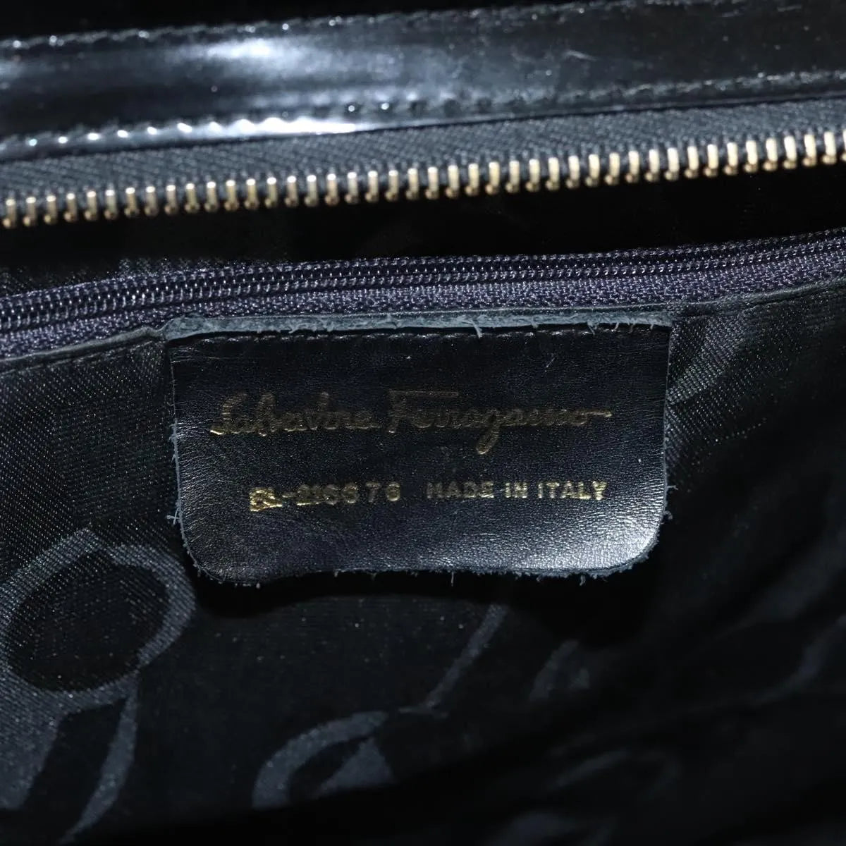 Salvatore Ferragamo Vala Patent Leather, Black, Patent Leather, Shoulder Bag