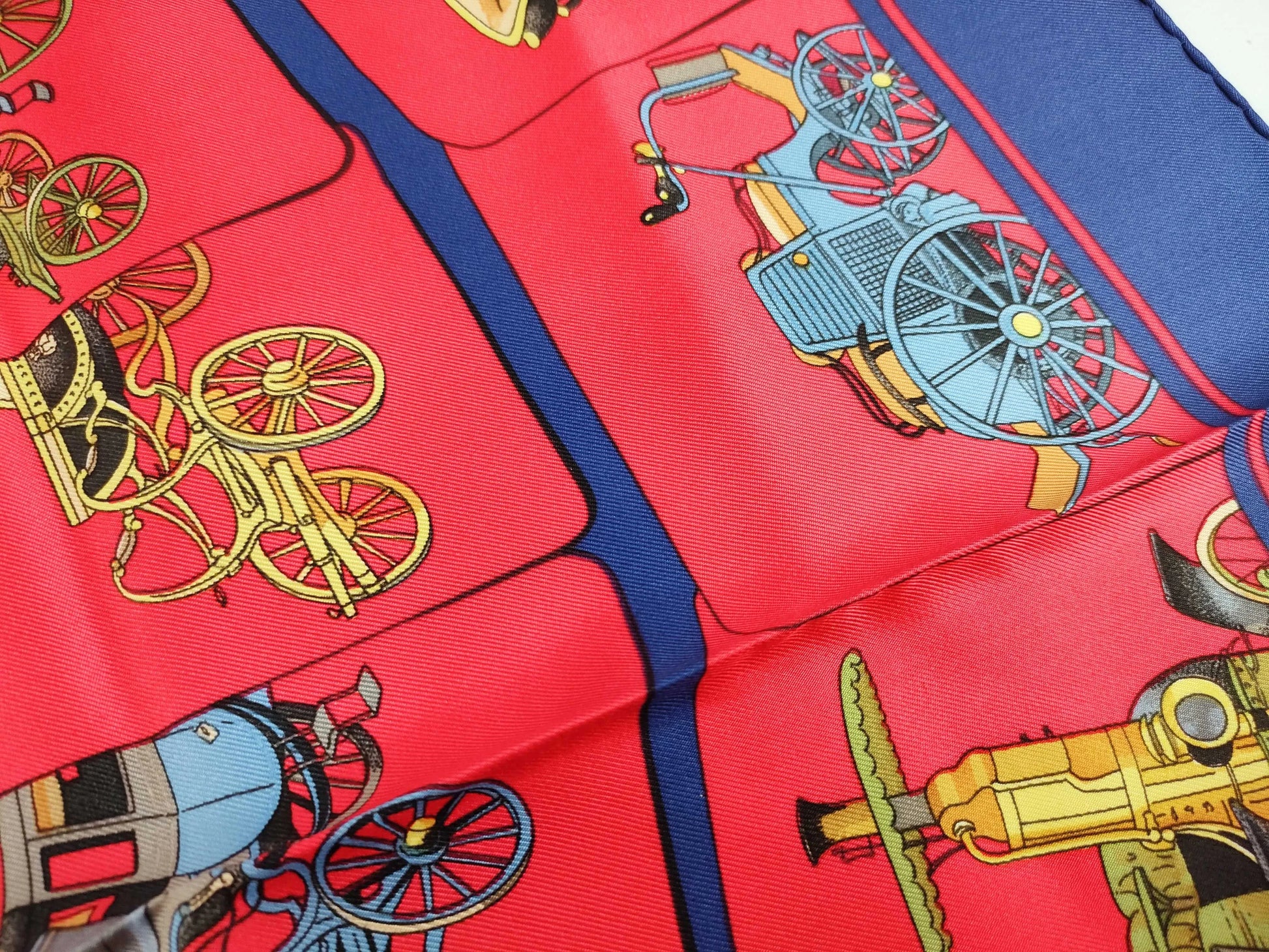 Hermes Carré 90 Silk multicolor, Multicolour, Silk, Scarf