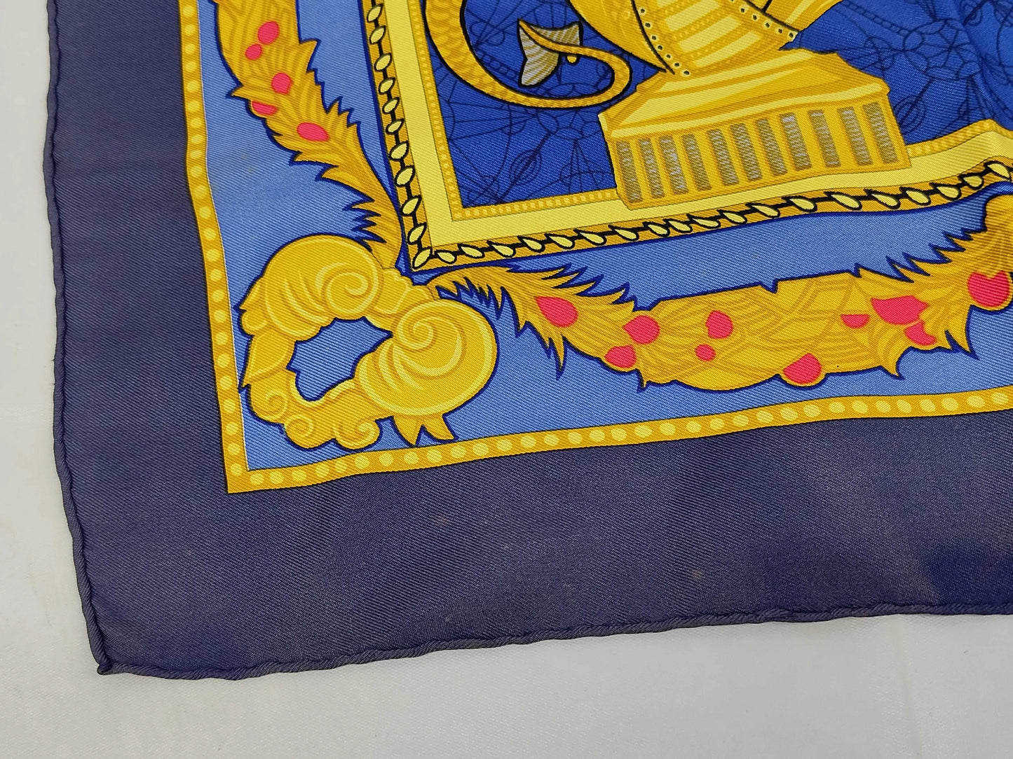 Hermes Carré 90 Silk multicolor, Multicolour, Silk, Scarf
