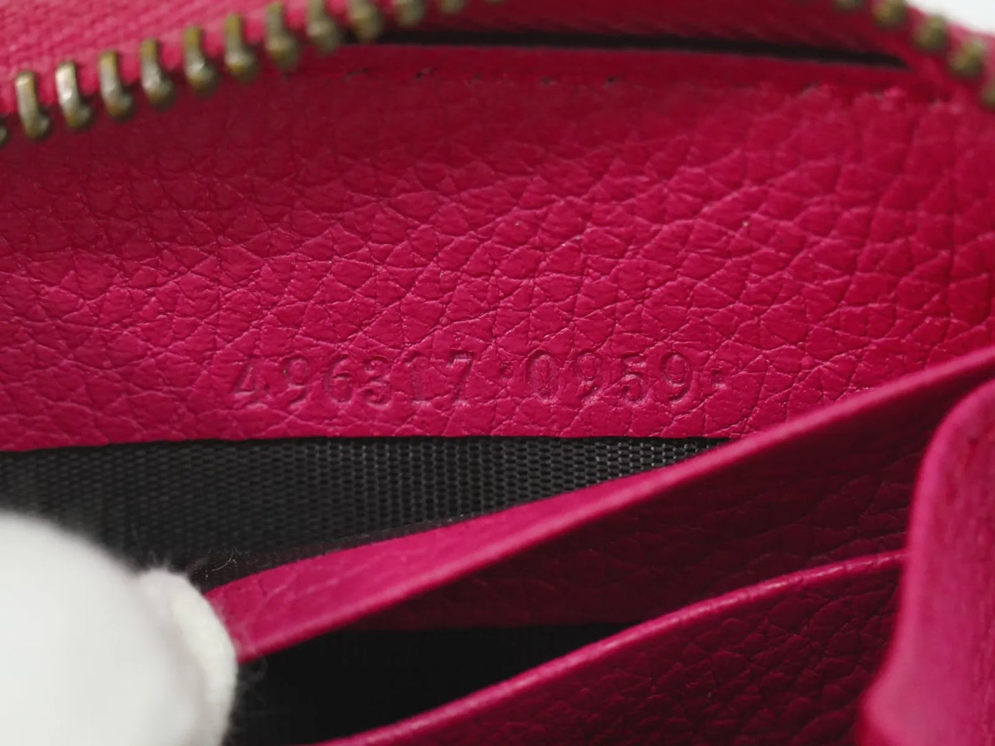 Gucci Vintage Logo Zip Around Leather, Pink, Leather, Wallet