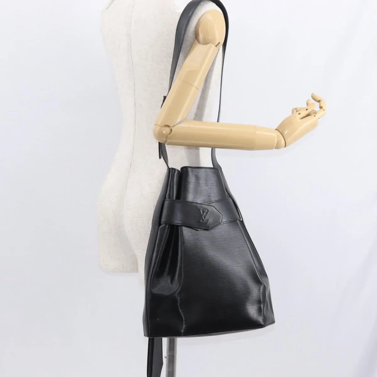 Louis Vuitton Vintage Sac d'Epaule Epi Leather, Black, Leather, Shoulder Bag