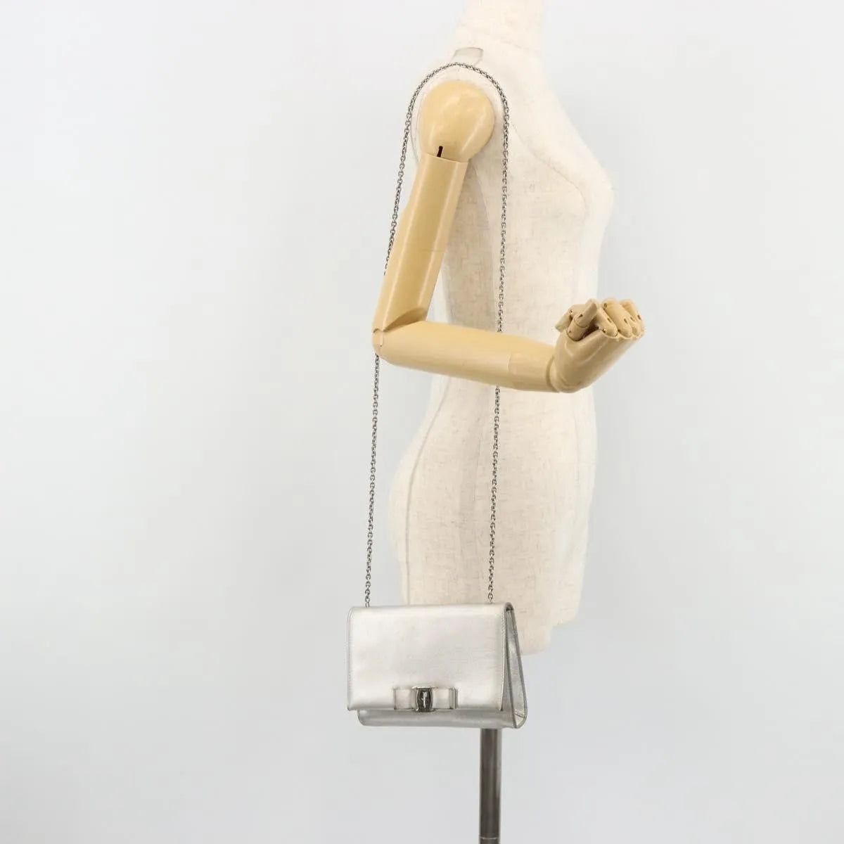 Salvatore Ferragamo Vara Chain Flap Leather, Silver, Leather, Shoulder Bag