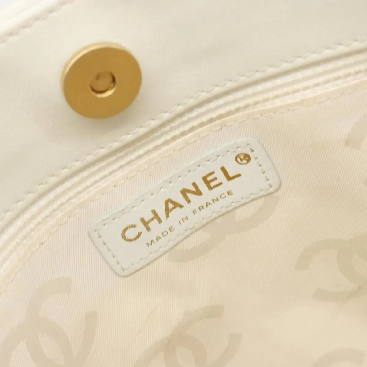 Chanel Surpique Tote Quilted Leather, White, Leather, Tote Bag