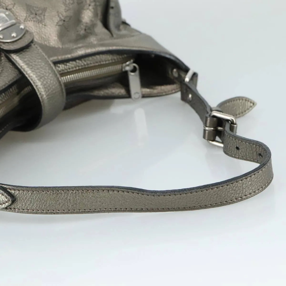 Louis Vuitton Mahina Monogram leather, Metallic, Canvas, Shoulder Bag