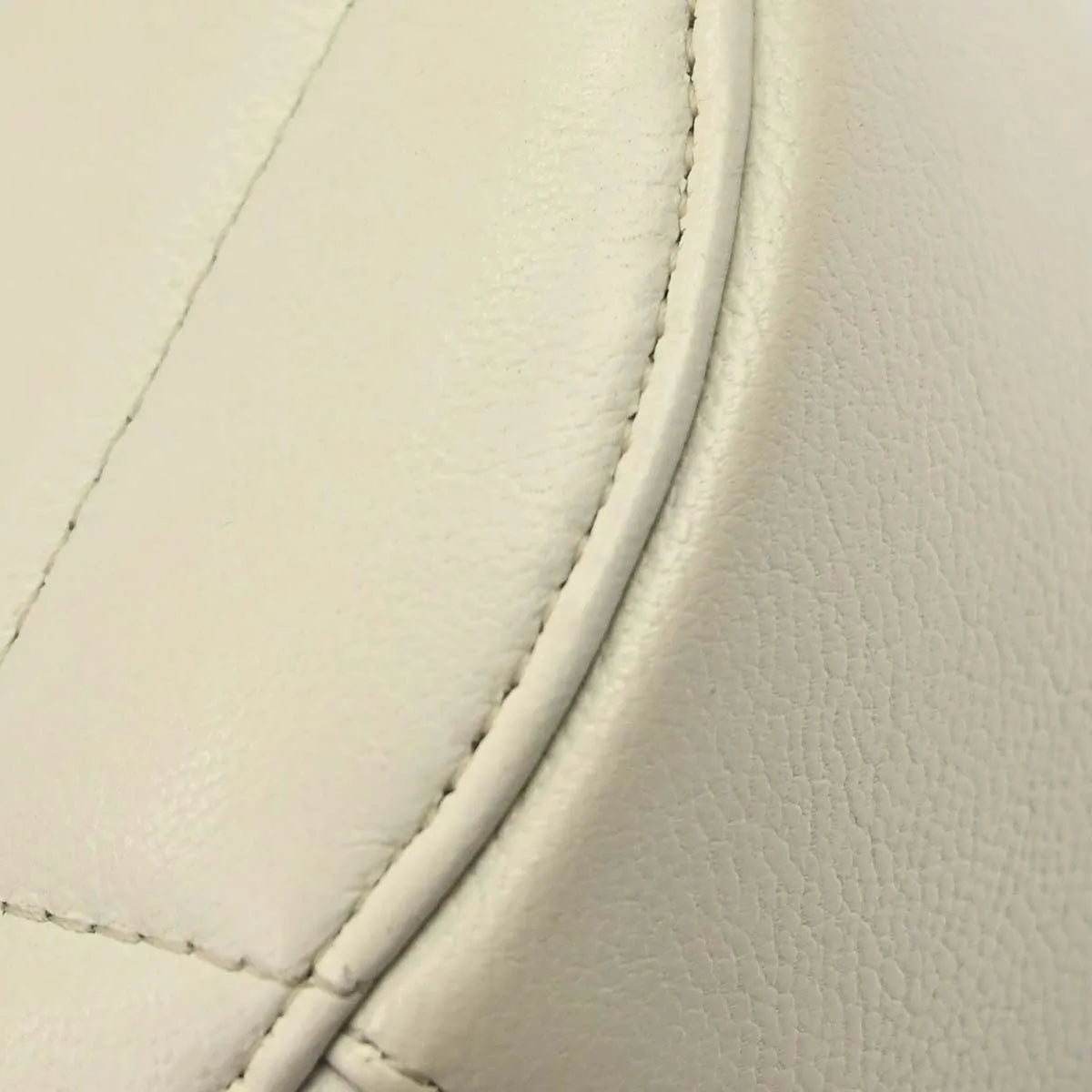 Chanel Round Clutch with Chain Quilted Lambskin, White, Leather, Clutch
