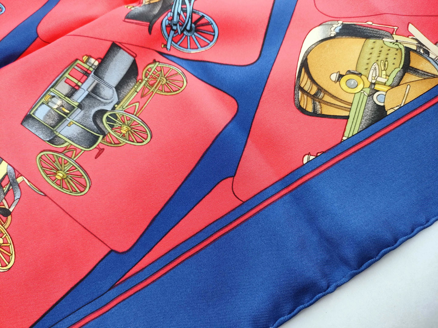 Hermes Carré 90 Silk multicolor, Multicolour, Silk, Scarf