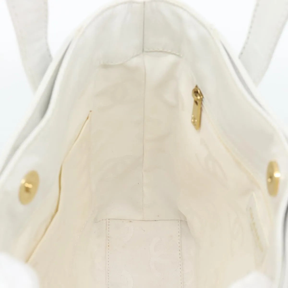 Chanel Surpique Tote Quilted Leather, White, Leather, Tote Bag
