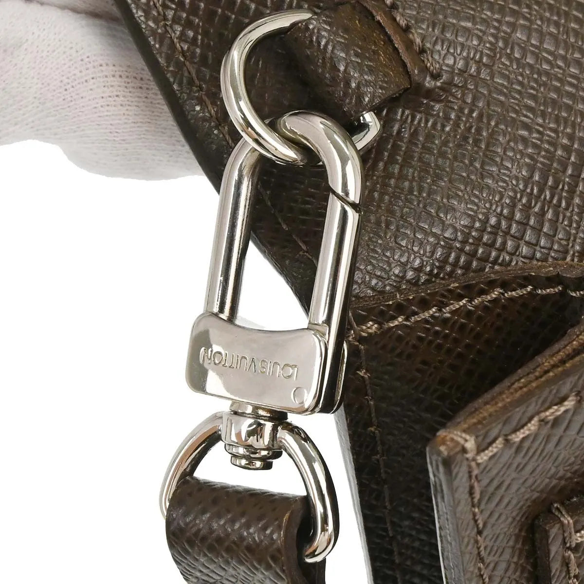 Louis Vuitton Belaia Clutch Taiga Leather, Brown, Leather, Clutch