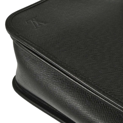 Louis Vuitton Andrei Messenger Taiga Leather, Black, Leather, Shoulder Bag