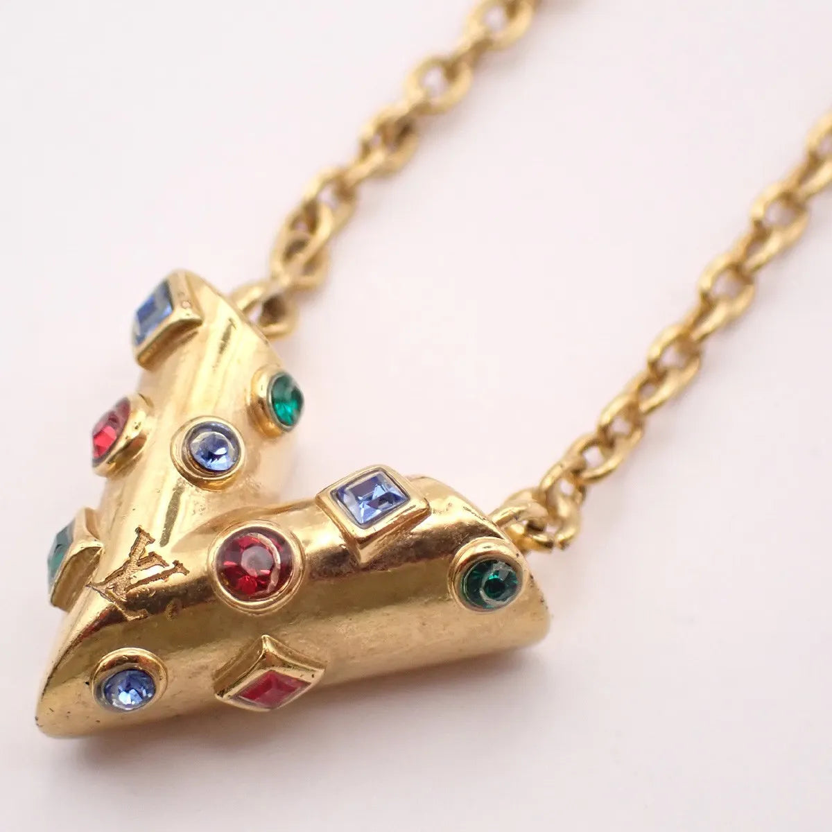 Louis Vuitton Essential V Metal, Gold, Gold Plated, Necklace