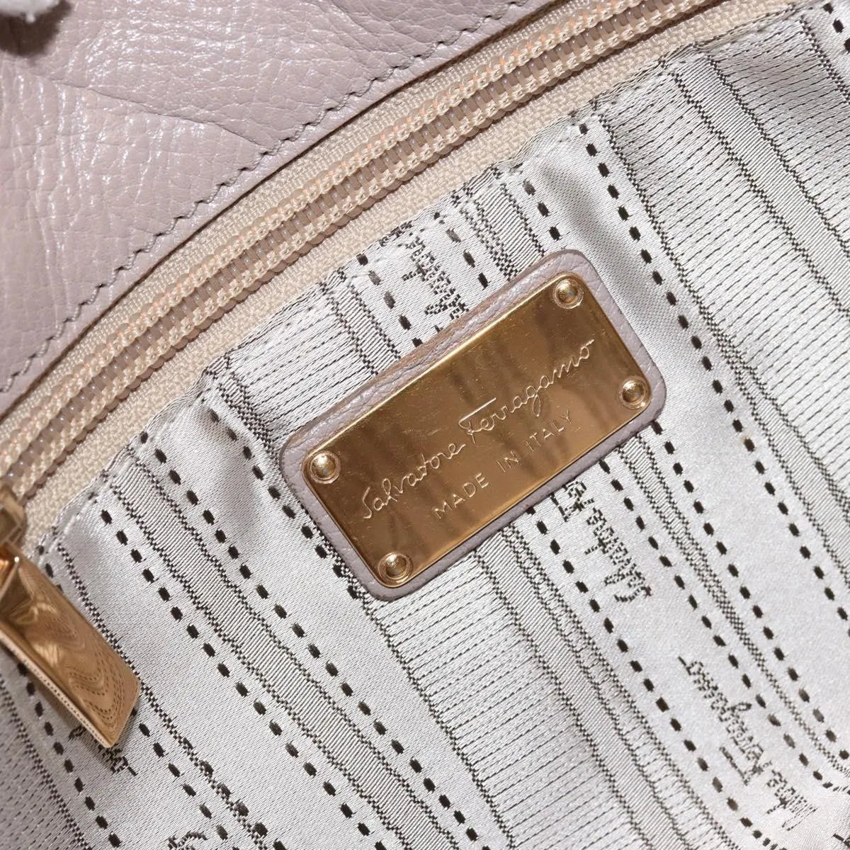 Salvatore Ferragamo Gancini Leather, Pink, Leather, Handbag