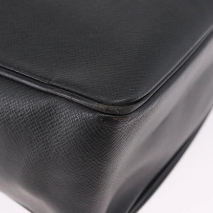 Louis Vuitton Yaranga Messenger Taiga Leather, Black, Leather, Shoulder Bag