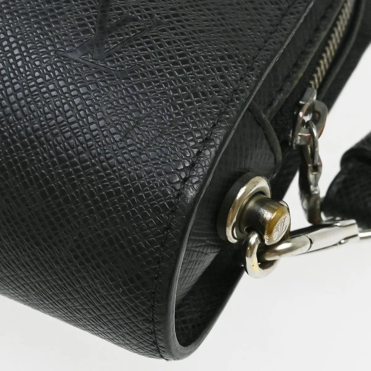 Louis Vuitton Pochette Baikal Clutch Taiga Leather, Black, Leather, Clutch