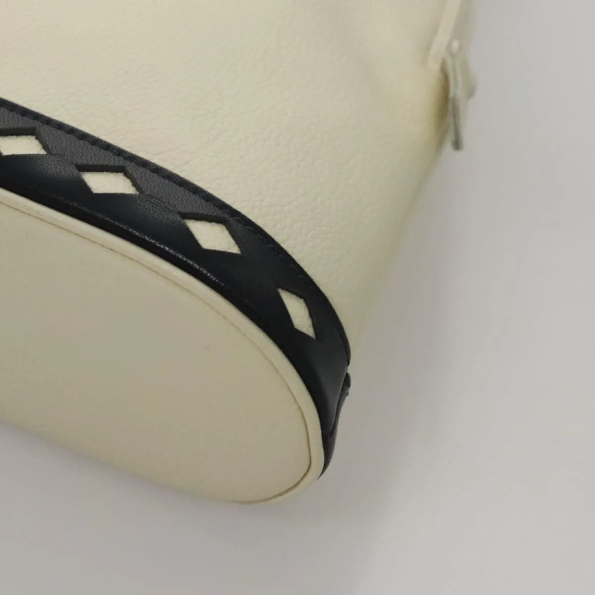 Saint Laurent Vintage Leather, White, Leather, Handbag