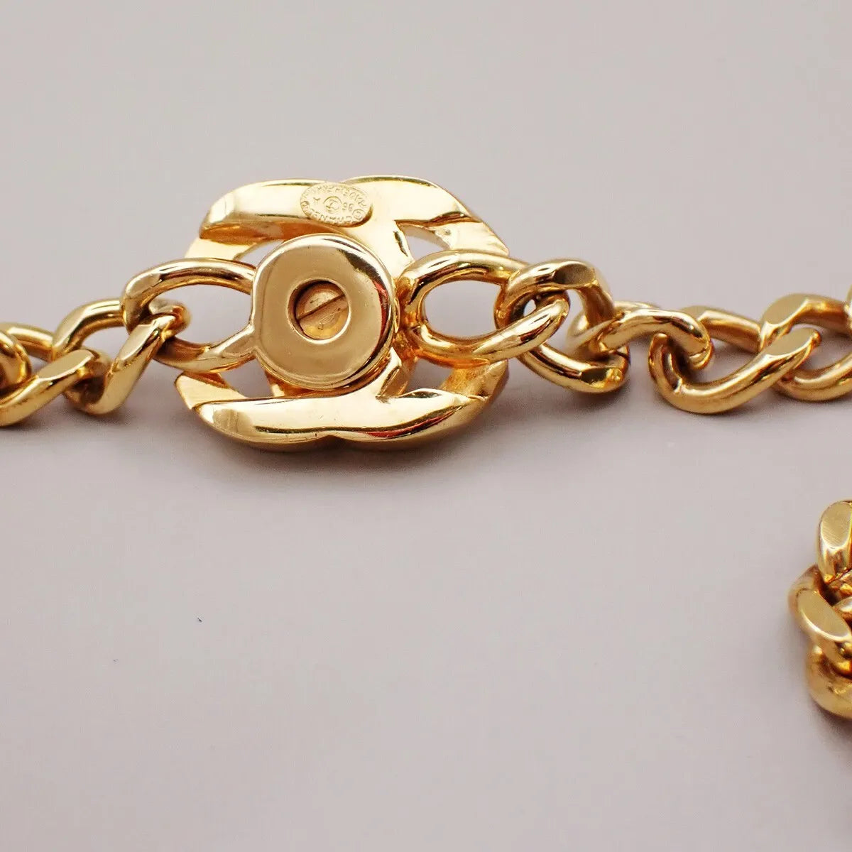 Chanel Vintage Turnlock Reissue Chain Metal, Gold, Gold Plated, Bag