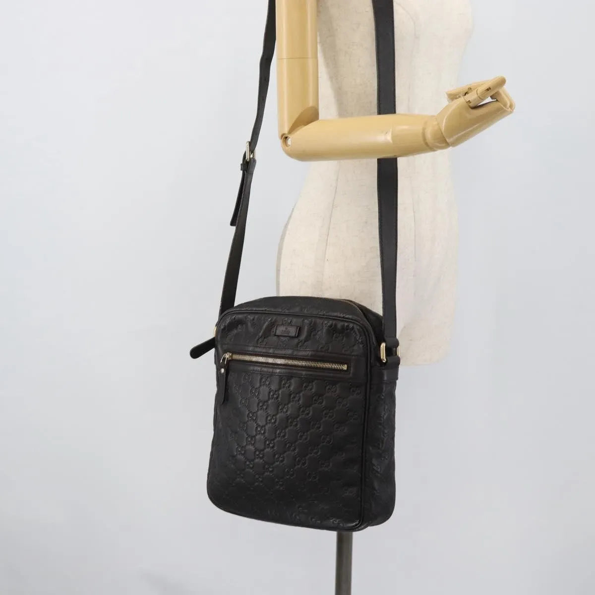 Gucci Front Zip Messenger Guccissima Leather, Black, Leather, Shoulder Bag