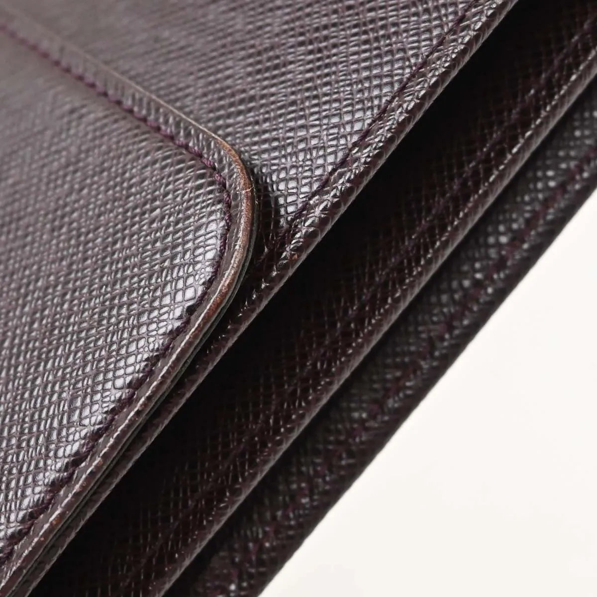 Louis Vuitton Serviette Moskova Taiga Leather, Purple, Leather, Briefcase