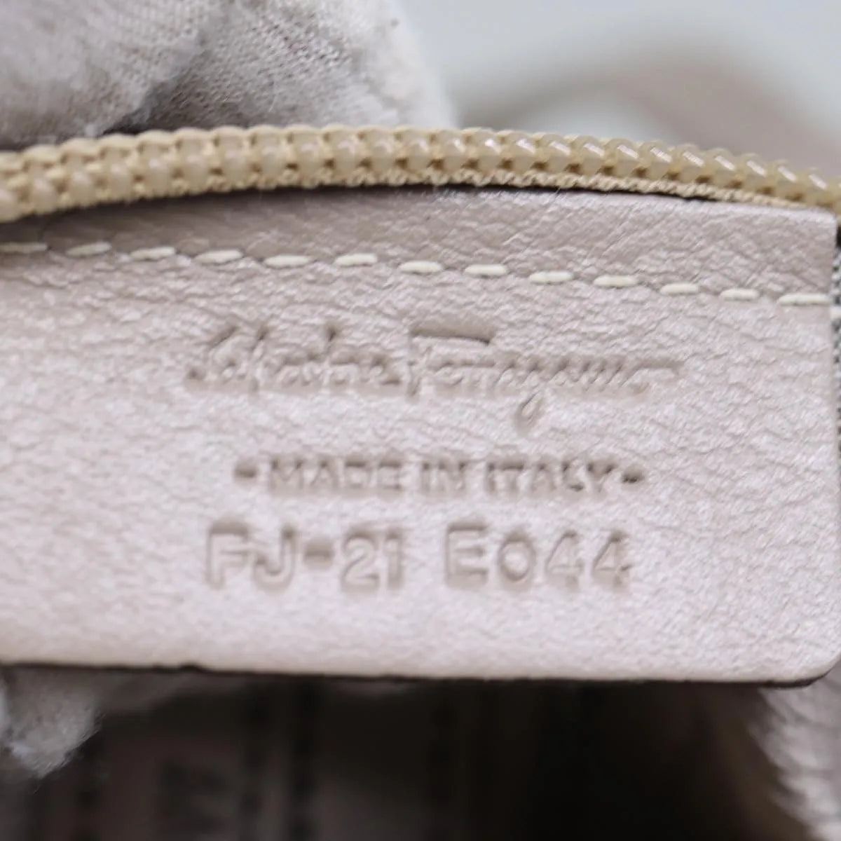 Salvatore Ferragamo Vala Patent leather, Beige, Patent Leather, Handbag