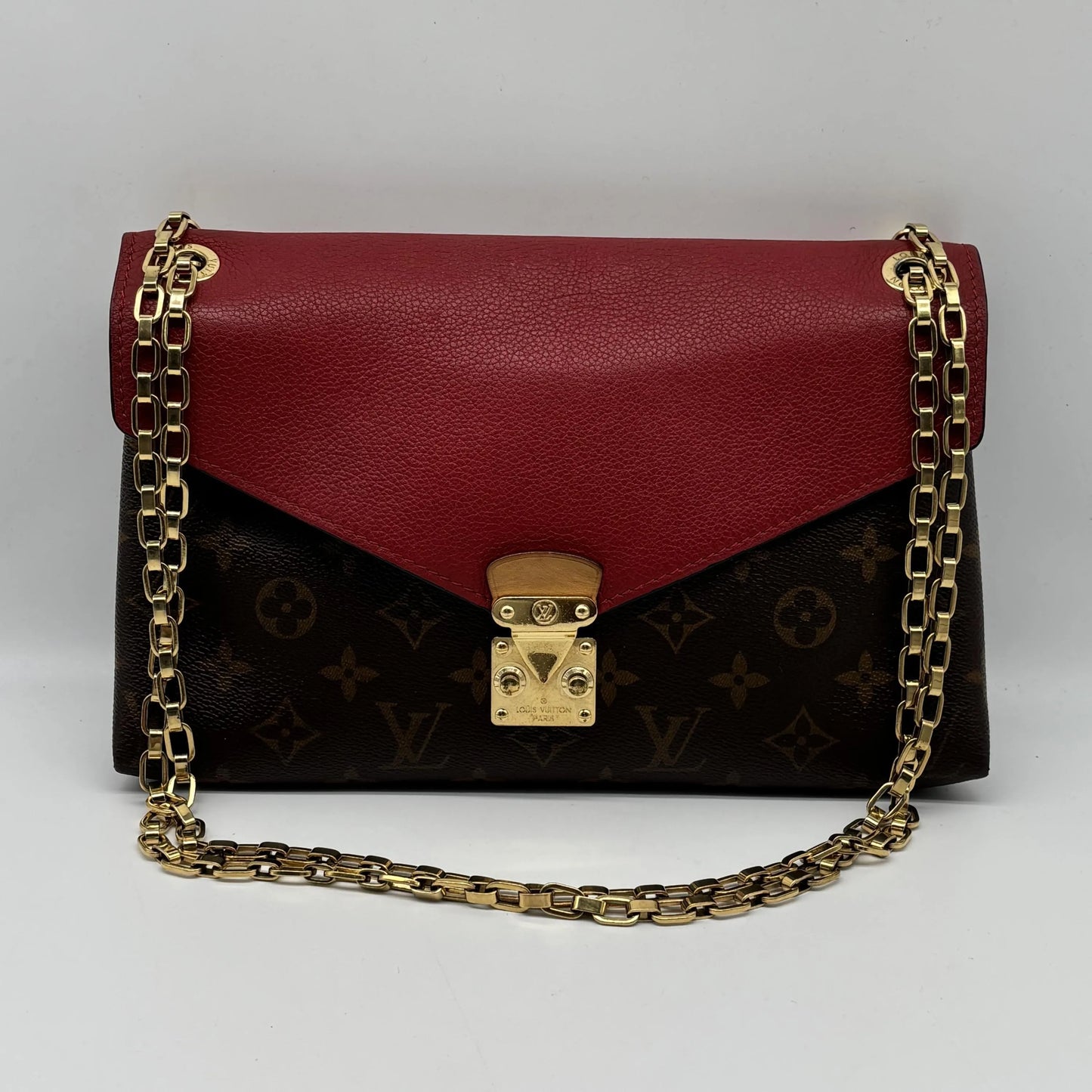 Louis Vuitton Pallas Chain Shoulder Monogram Canvas and Calfskin, Brown, Canvas, Clutch