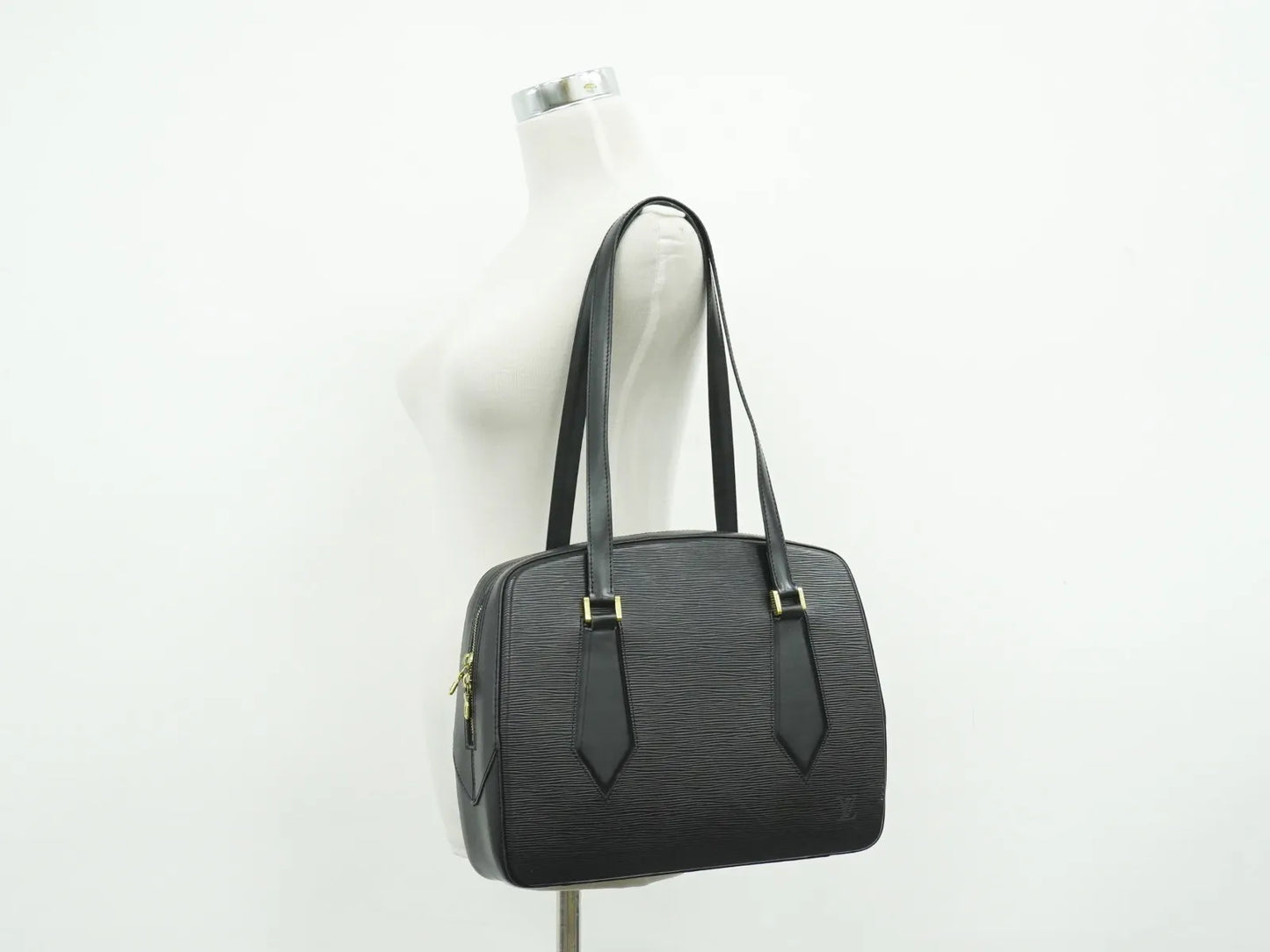 Louis Vuitton Voltaire Epi leather, Black, Leather, Shoulder Bag