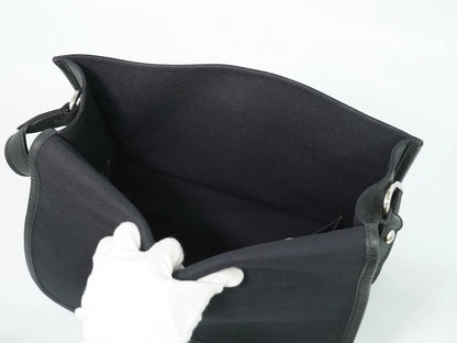 Louis Vuitton Alexei Messenger Taiga Leather, Black, Leather, Shoulder Bag