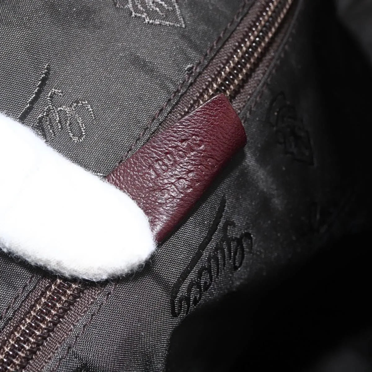 Gucci Logo Crest Messenger Leather, Burgundy, Leather, Shoulder Bag