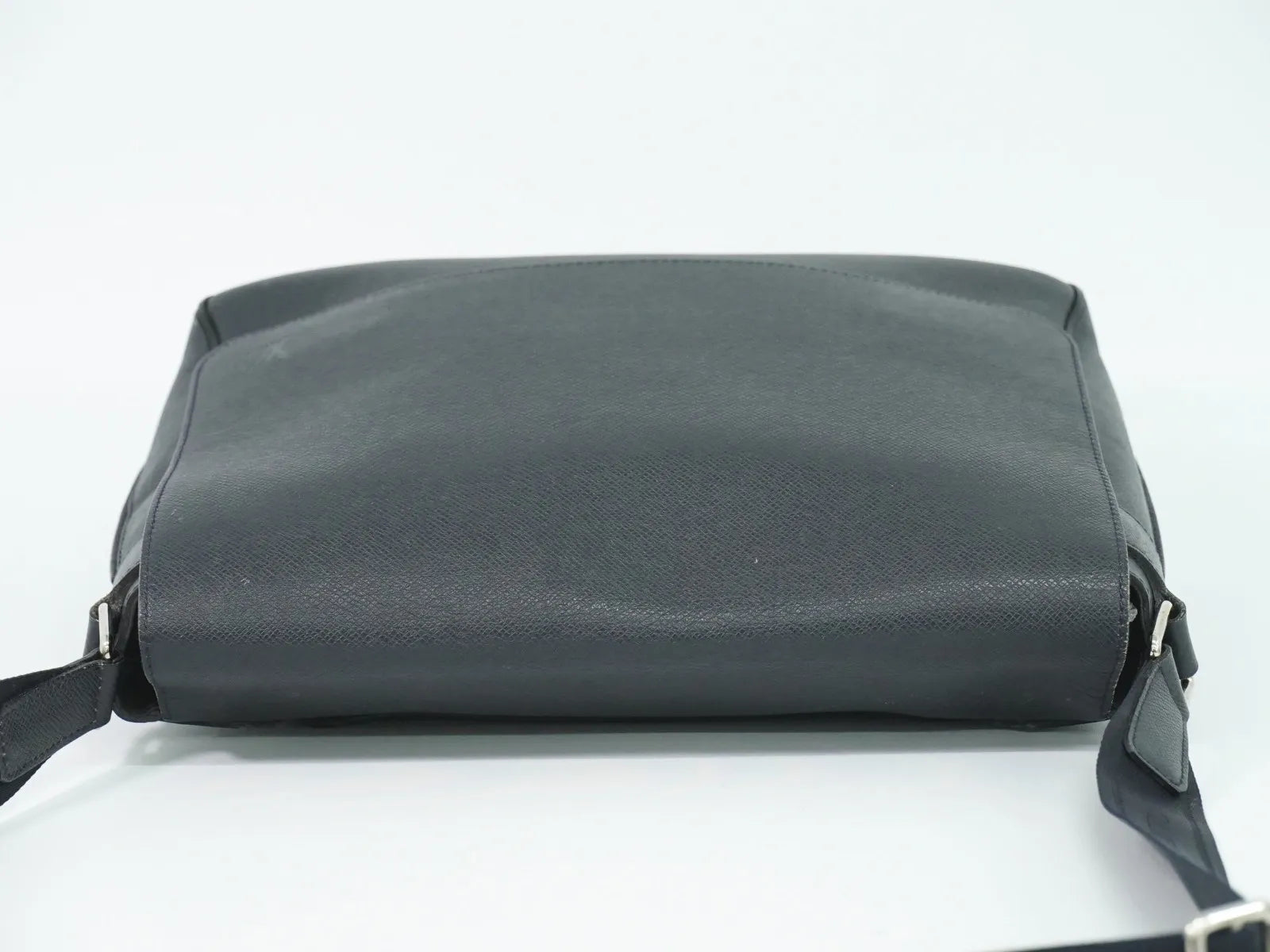 Louis Vuitton Roman Taiga Leather, Navy, Leather, Shoulder Bag