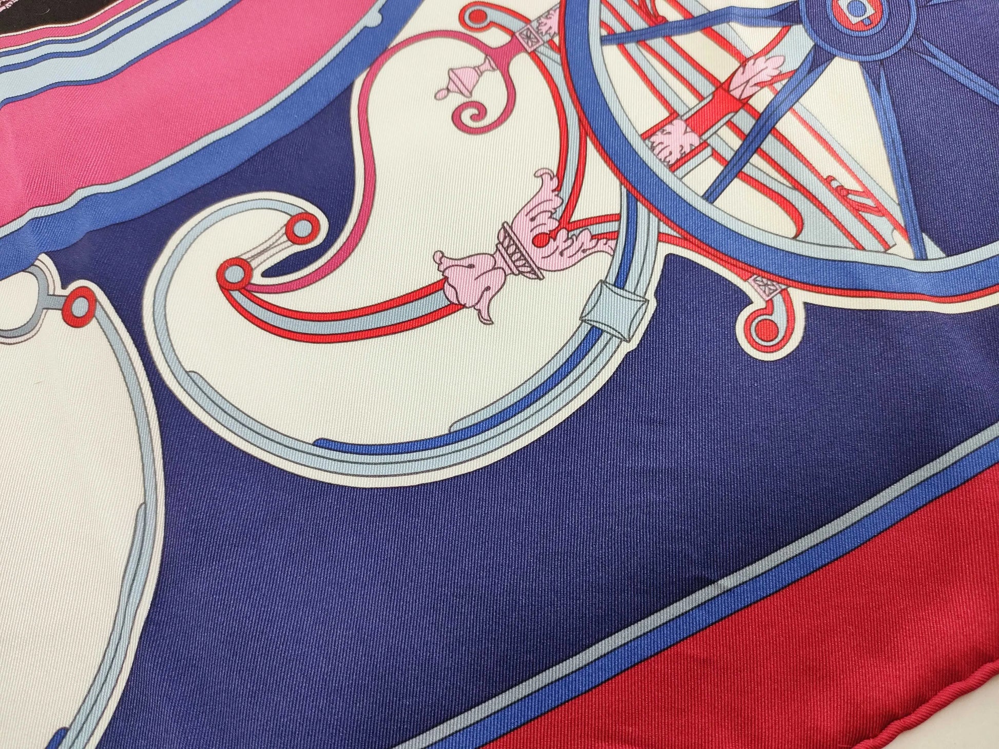Hermes Carré 90 Silk multicolor, Multicolour, Silk, Scarf