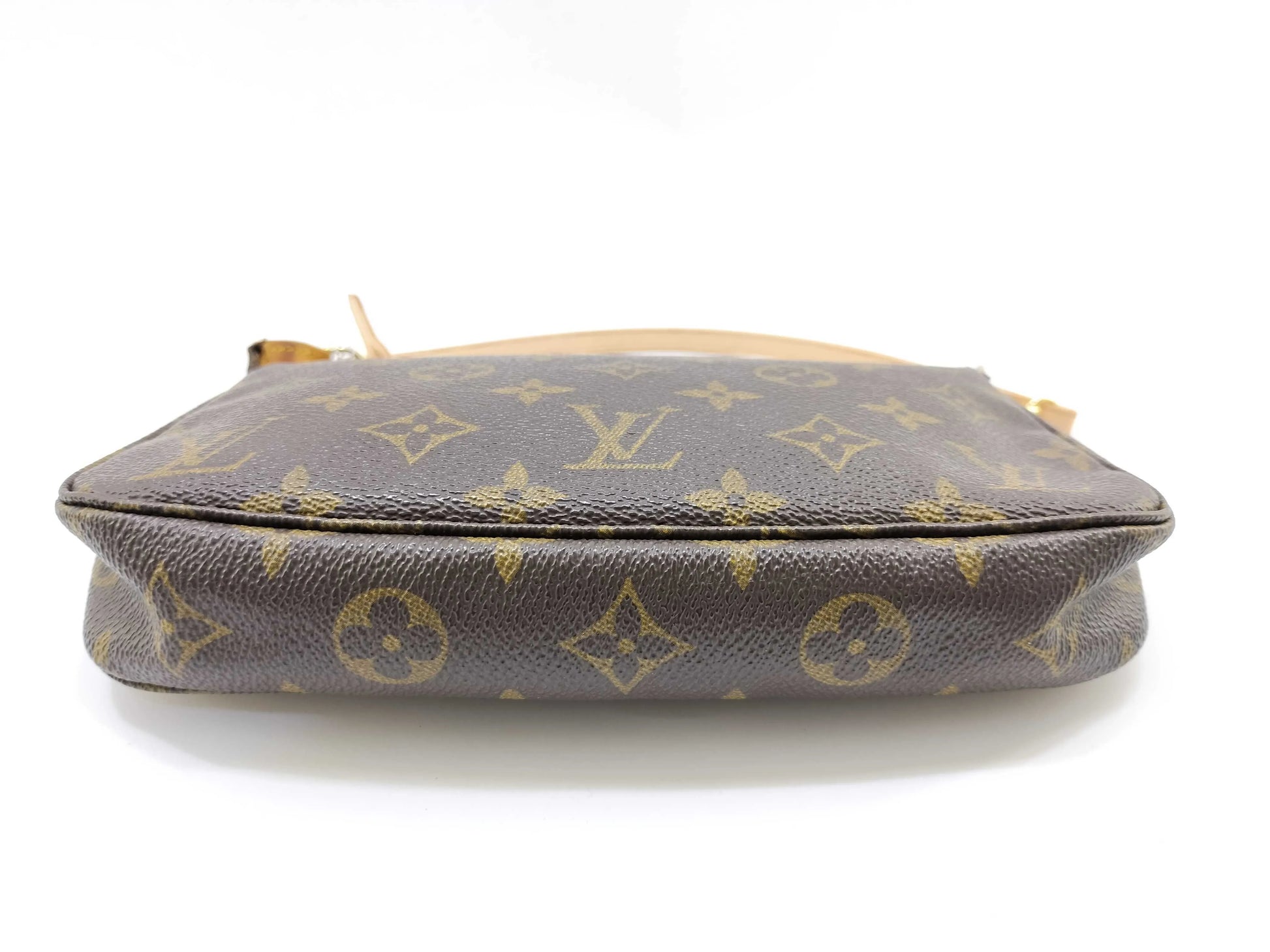 Louis Vuitton Louis Vuitton Monogramme Pochette Monogramme Canvas, Brown, Canvas, Clutch