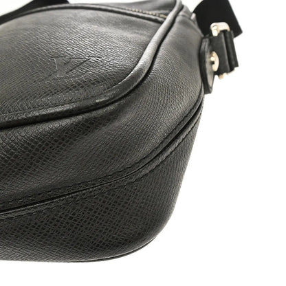Louis Vuitton Dimitri Messenger Taiga Leather, Black, Leather, Shoulder Bag