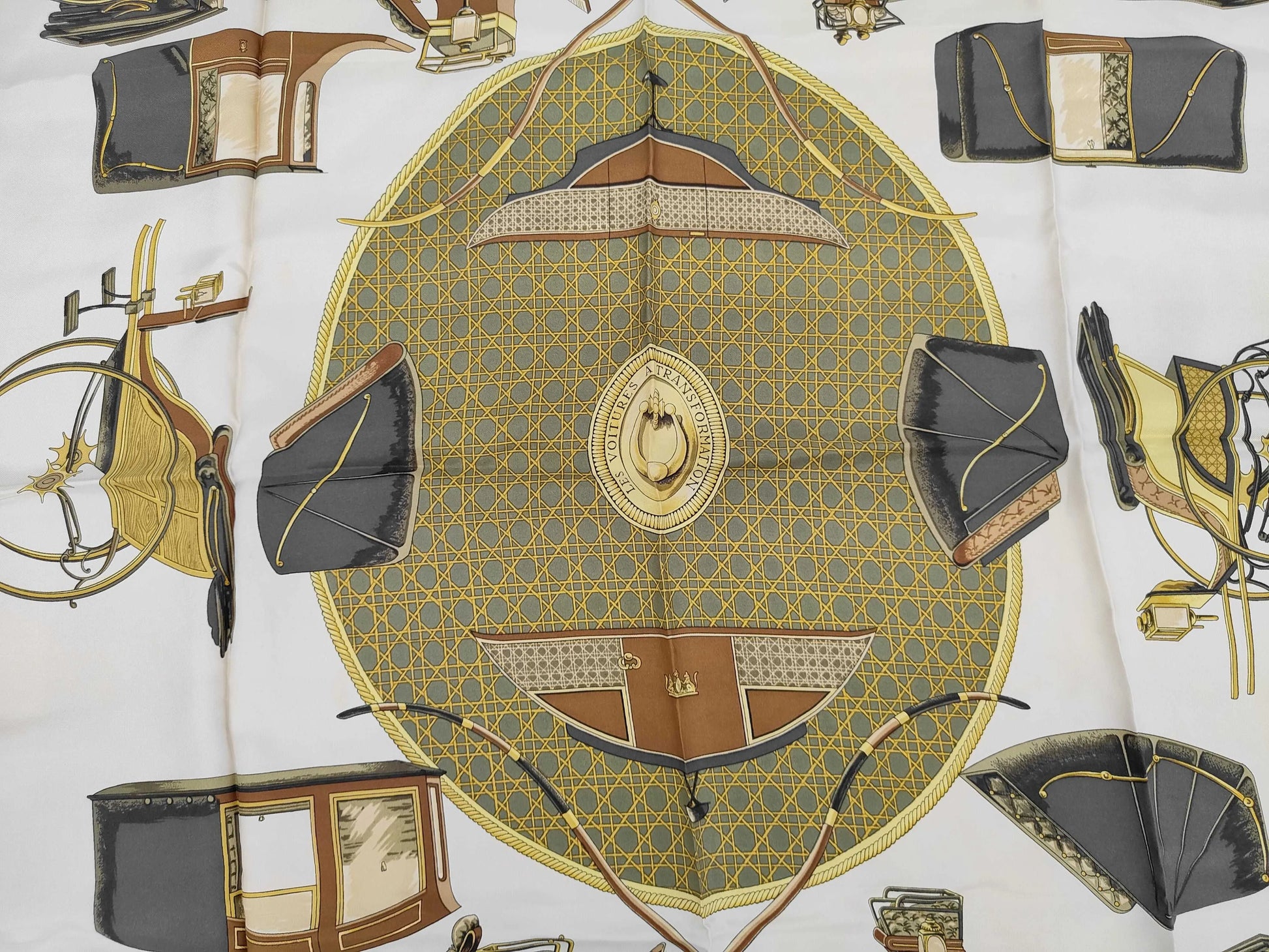 Hermes Carré 90 Silk multicolor, Multicolour, Silk, Scarf