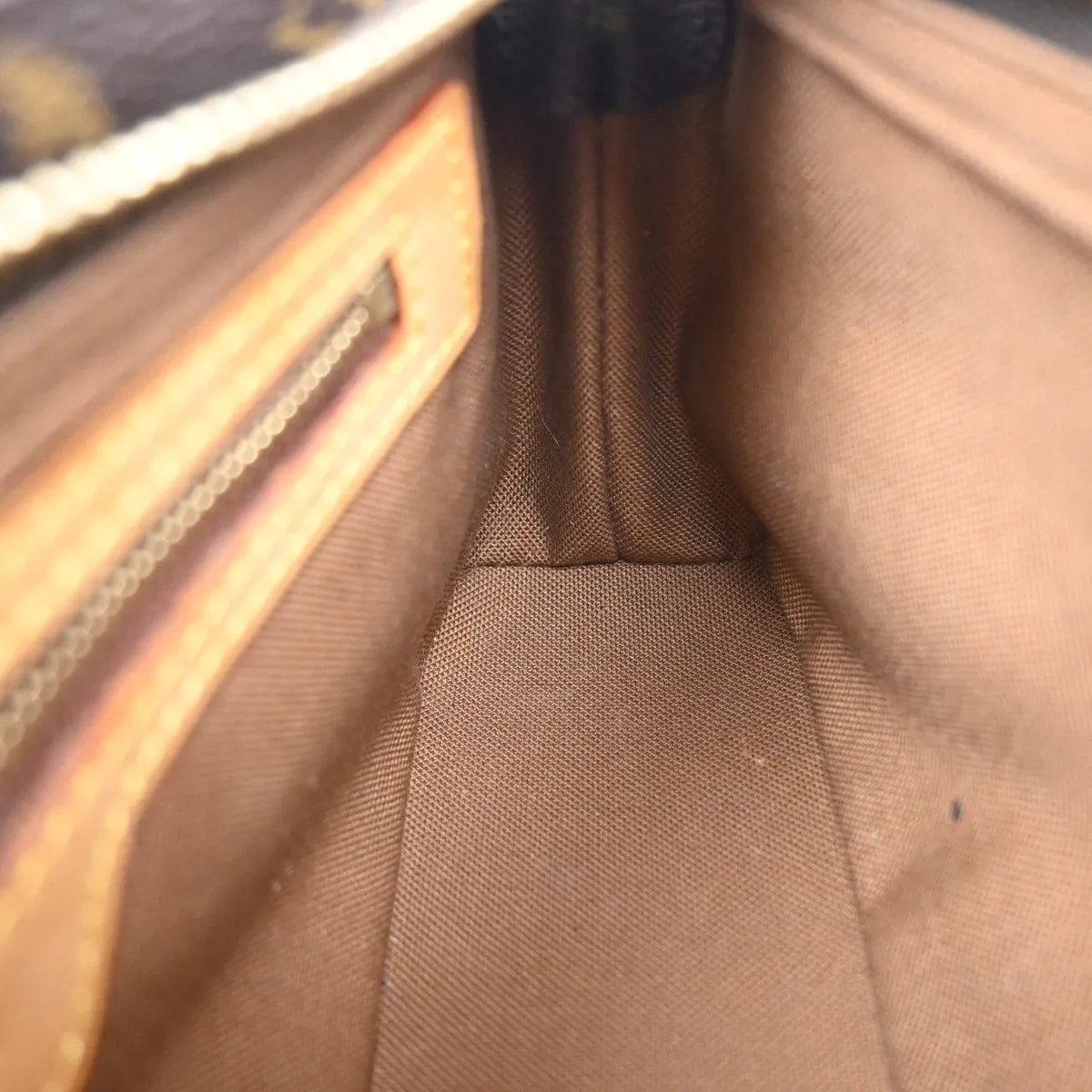 Louis Vuitton Trotteur Monogram Canvas, Brown, Canvas, Shoulder Bag