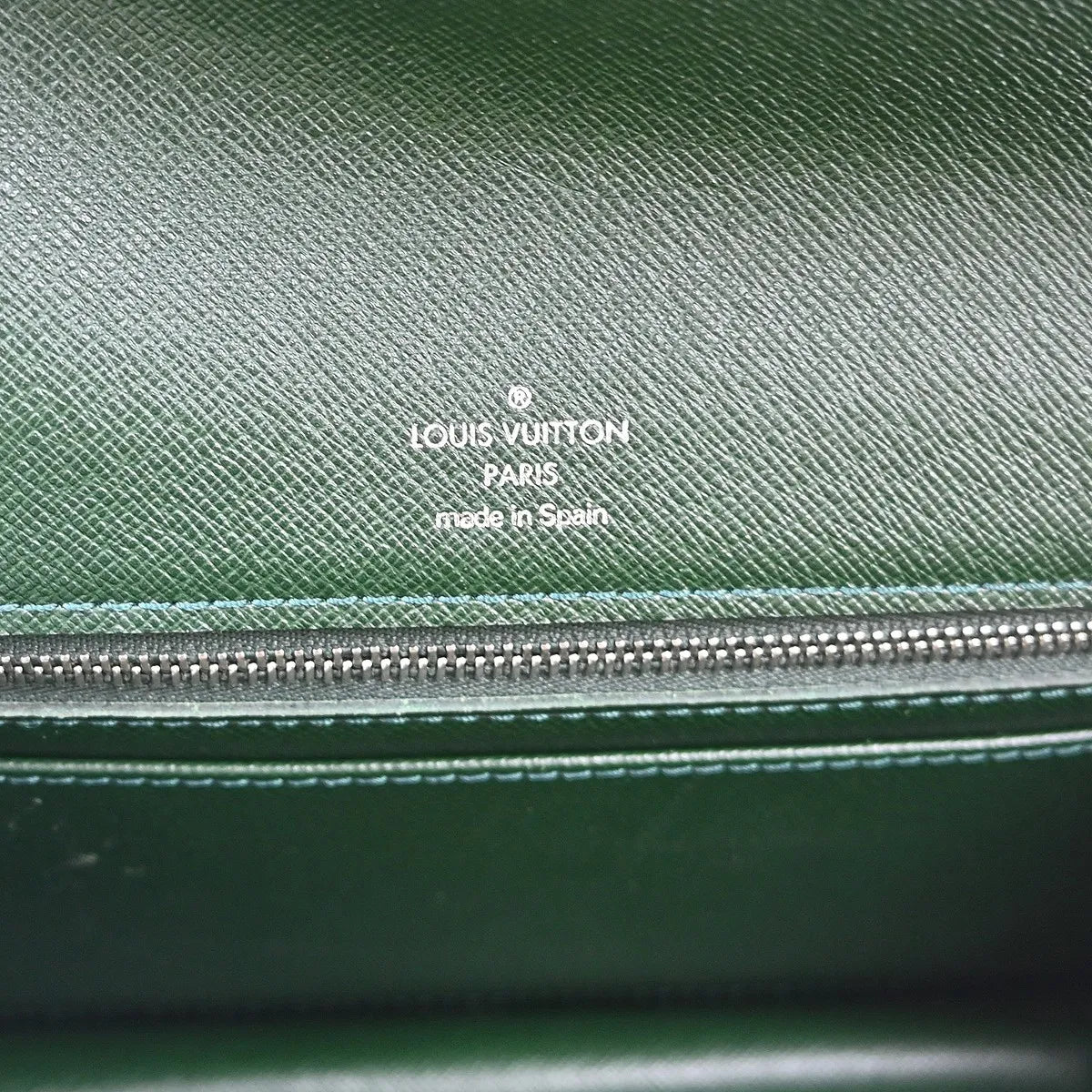 Louis Vuitton Selenga Pochette Taiga Leather, Green, Leather, Clutch