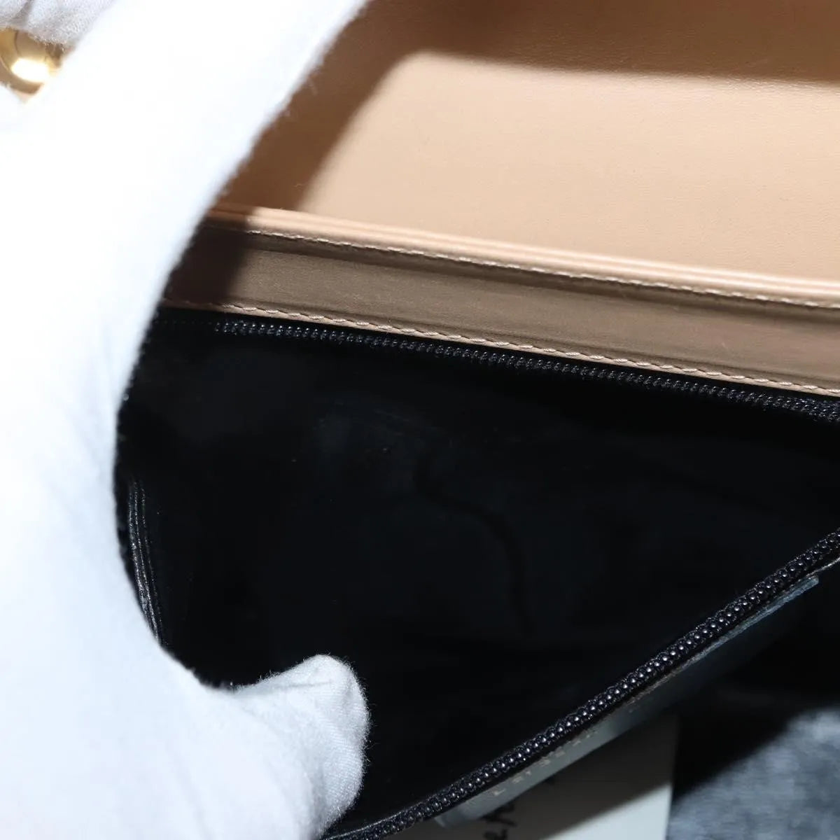 Salvatore Ferragamo Vintage Flap Leather, Beige, Leather, Shoulder Bag