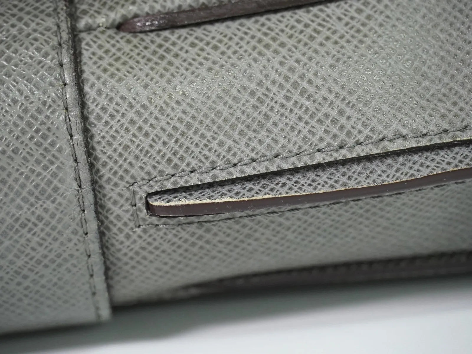 Louis Vuitton Roman Taiga Leather, Gray, Leather, Shoulder Bag