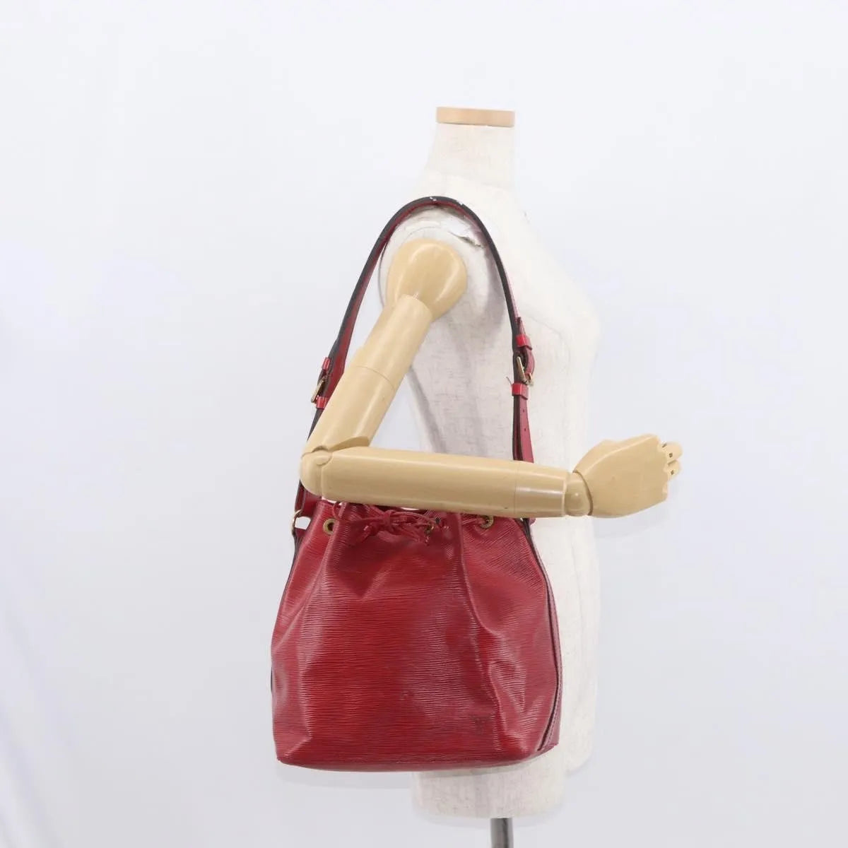 Louis Vuitton Petit Noe Epi Leather, Red, Leather, Shoulder Bag