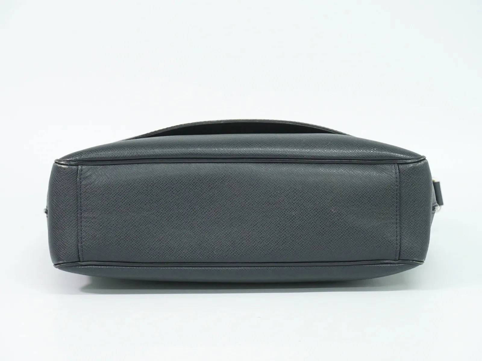 Louis Vuitton Roman Taiga Leather, Navy, Leather, Shoulder Bag