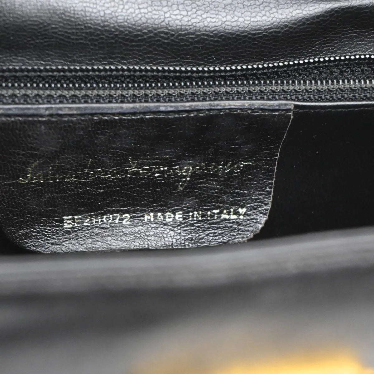 Salvatore Ferragamo Gancini Leather, Black, Leather, Shoulder Bag