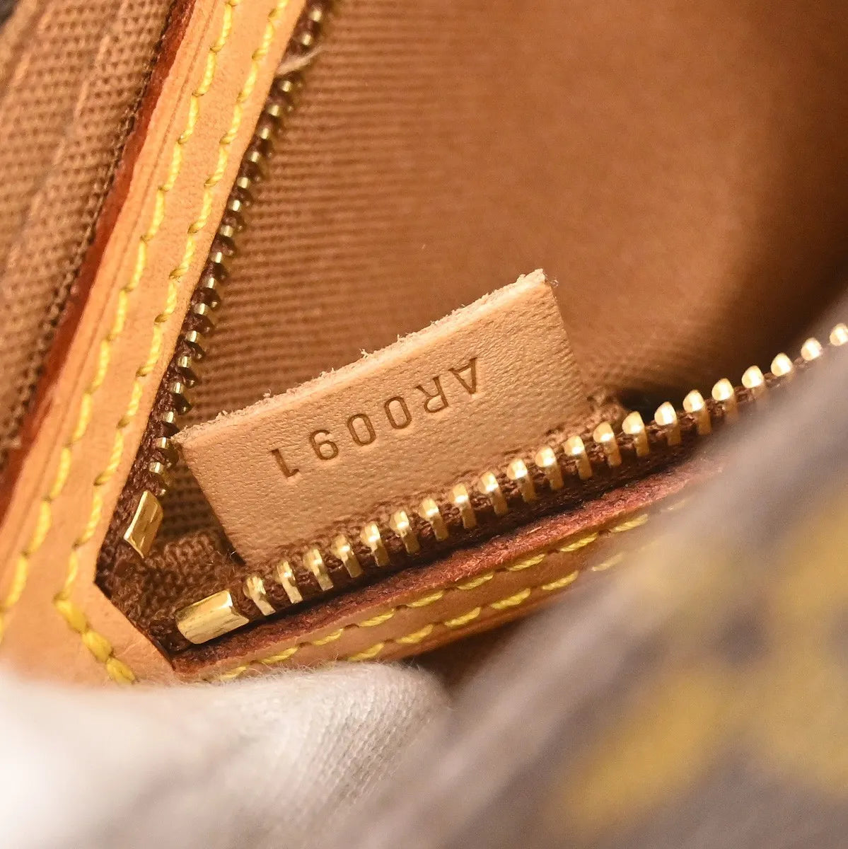 Louis Vuitton Trotteur Monogram Canvas, Brown, Canvas, Shoulder Bag