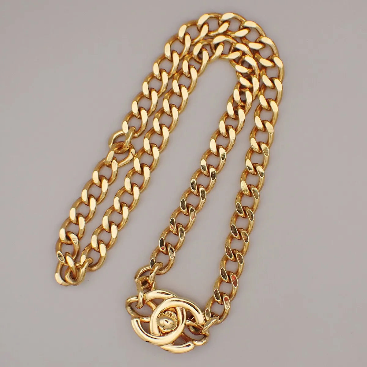 Chanel Vintage Turnlock Reissue Chain Metal, Gold, Gold Plated, Bag